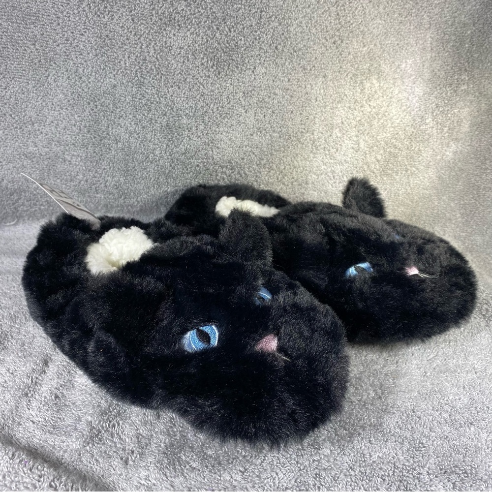 New Fuzzy Babba Slipper‎ Socks Women’s Size 7-9.5